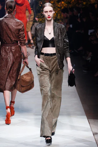 Look 12